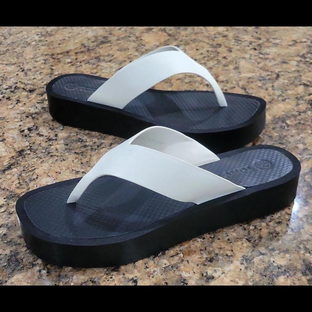 TORY BURCH White Black Platform Flip Flops Thong Sandals Womens Shoes 10 M New